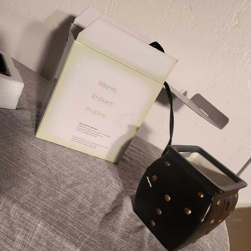 SCENTSY *Never Used Retired Treasure Chest Full Size Candle Warmer In Faith Box